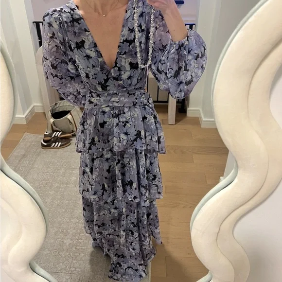 ASTR THE LABEL Anora Maxi Dress in Black & Purple Floral, size sm, 3 tiers - Picture 5 of 9